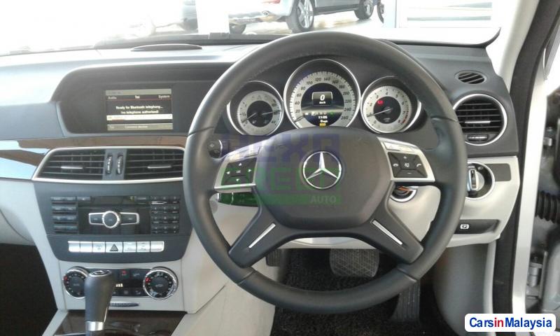 Mercedes Benz C-Class 2013 - image 10