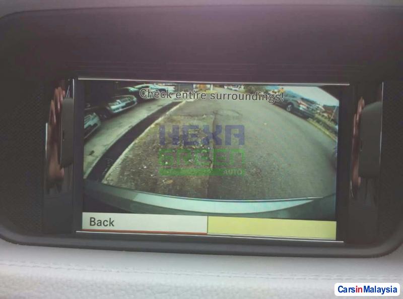 Mercedes Benz E200 CGI Automatic 2012 - image 11