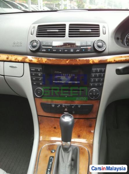Mercedes Benz E200K Automatic 2007 - image 11