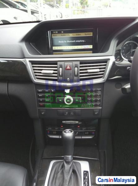 Mercedes Benz E200 Automatic 2009 - image 11