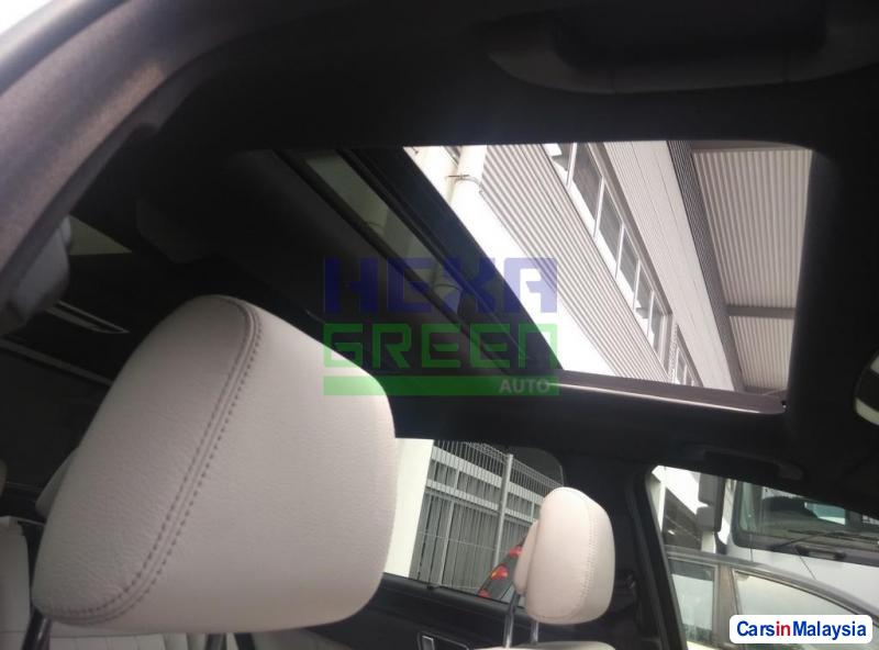 Mercedes Benz E250 CGI Automatic 2014 - image 11