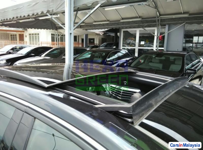 Mercedes Benz E250 Automatic 2012 - image 11