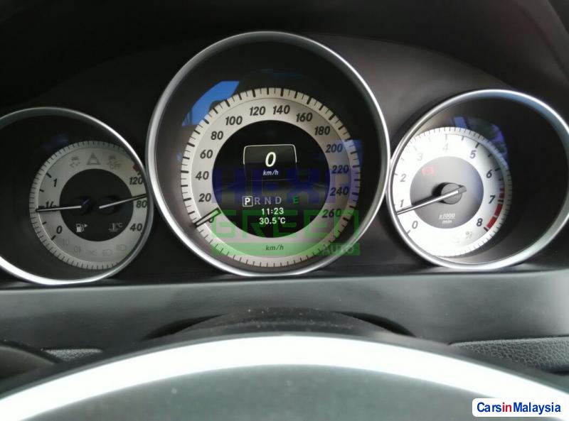 Mercedes Benz C-Class Automatic 2014 - image 11