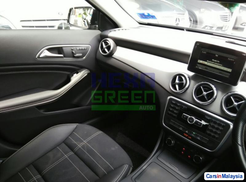Mercedes Benz GLA200 Automatic 2014 - image 11