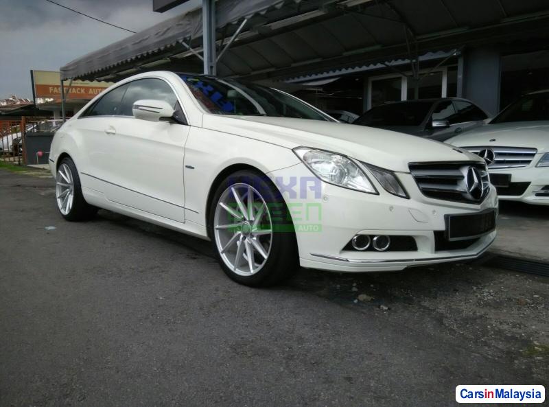 Picture of Mercedes Benz E250 Coupe Automatic 2009