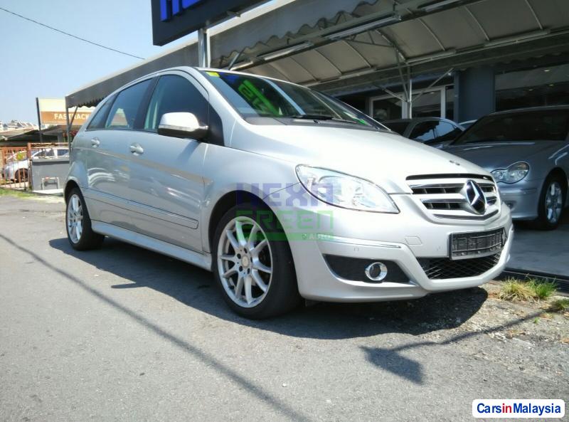 Pictures of Mercedes Benz 190 Automatic 2010