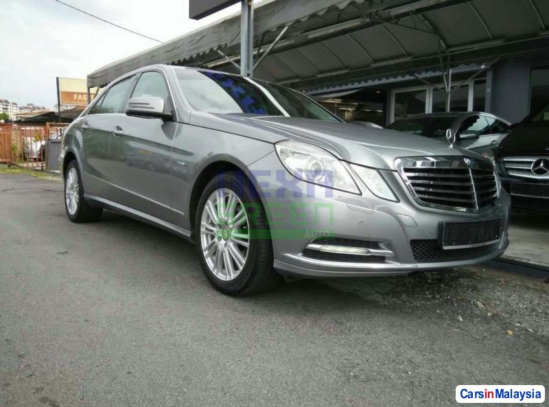 Pictures of Mercedes Benz E200 Automatic 2007