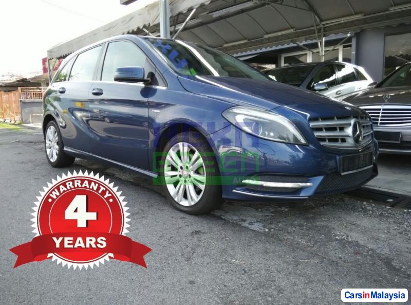 Pictures of Mercedes Benz B200 Automatic 2012
