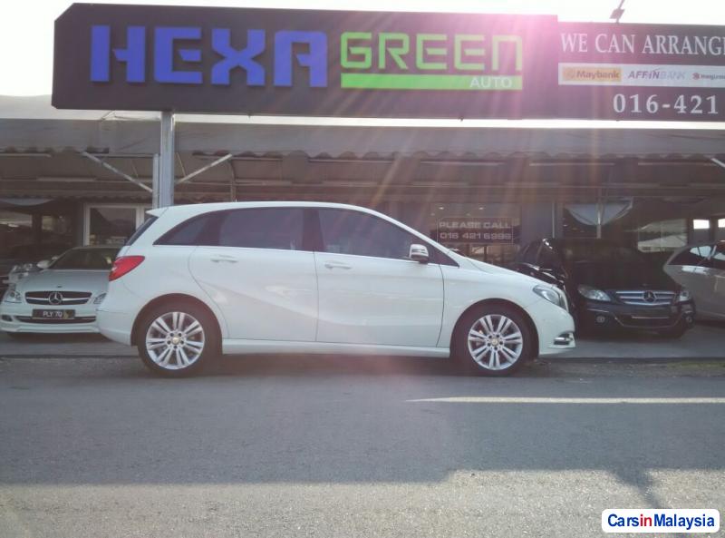 Mercedes Benz B200 Automatic 2014 - image 2