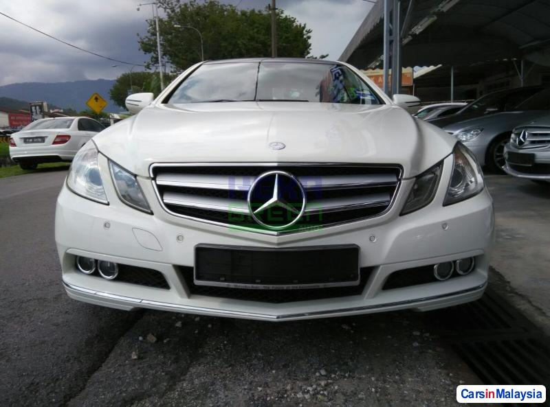 Mercedes Benz E250 Coupe Automatic 2009 - image 2
