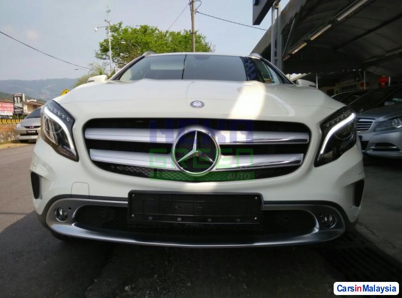 Mercedes Benz GLA200 Automatic 2015 - image 2