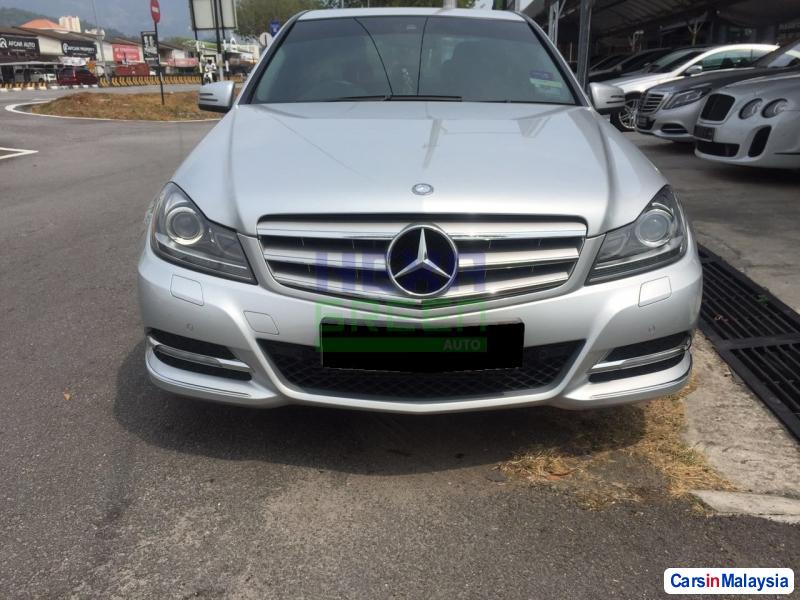 Mercedes Benz C-Class Automatic 2012 - image 2