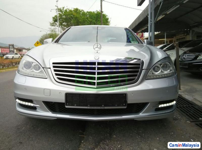 Mercedes Benz S300L Automatic 2011 - image 2