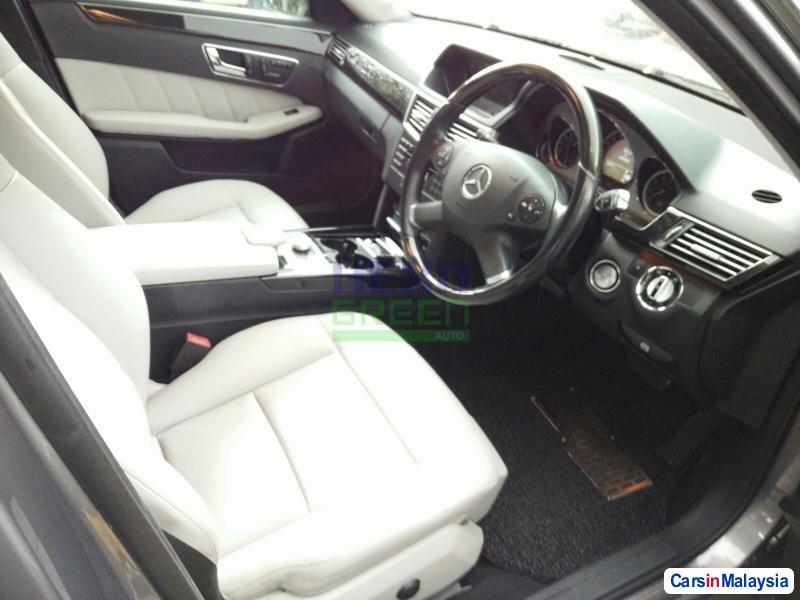 Mercedes Benz E300 Automatic 2010