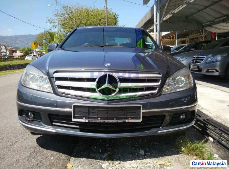 Mercedes Benz C-Class Automatic 2011 - image 2