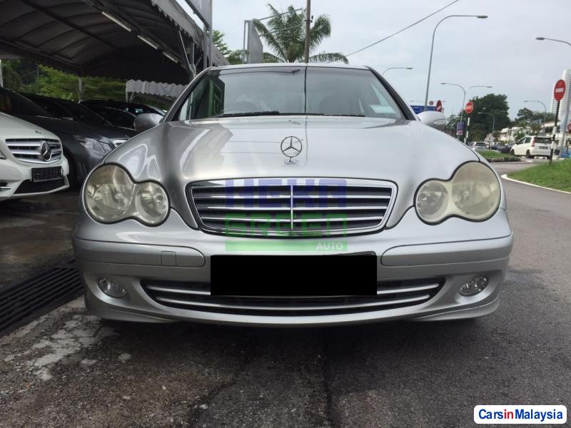 Mercedes Benz C-Class Automatic 2004 - image 2