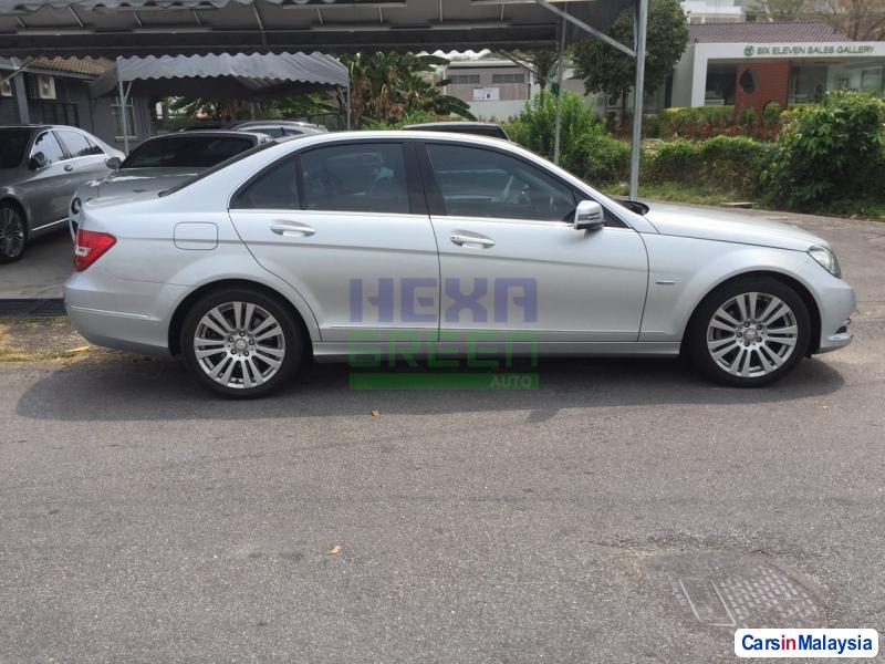 Mercedes Benz C-Class Automatic 2012 - image 3