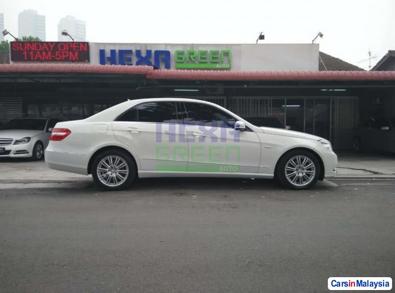 Mercedes Benz E200 Automatic 2010 in Penang