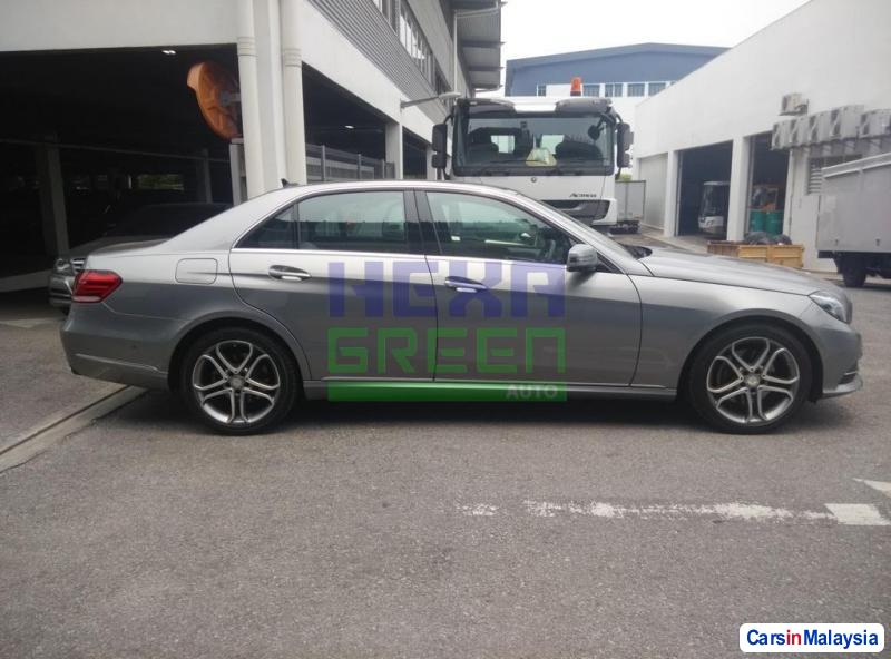 Mercedes Benz E250 CGI Automatic 2014 - image 3
