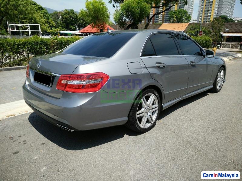 Mercedes Benz E250 Automatic 2012 - image 4