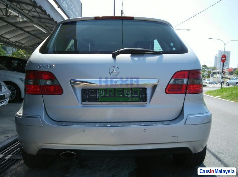 Mercedes Benz 190 Automatic 2010 - image 4