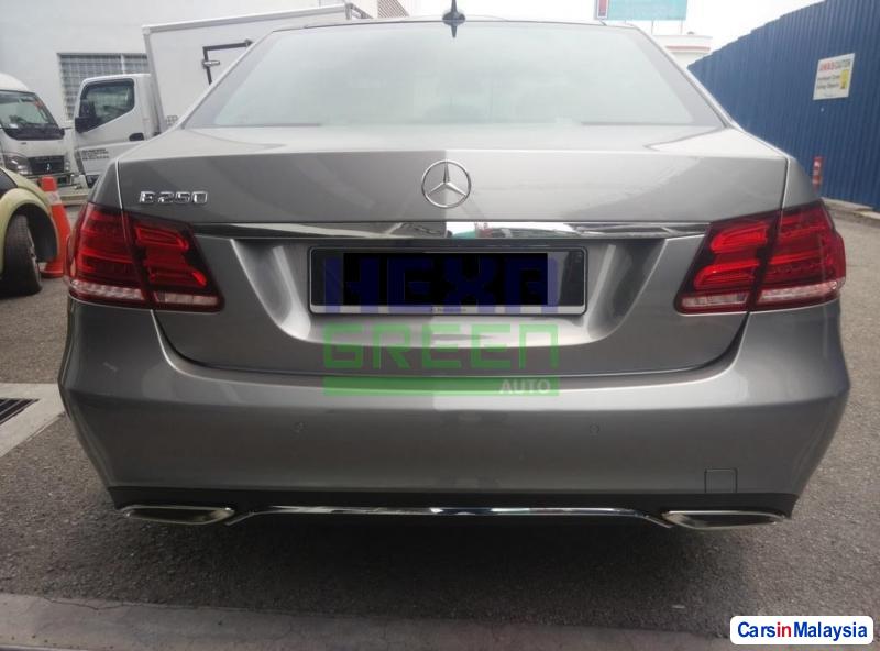 Mercedes Benz E250 CGI Automatic 2014 - image 4