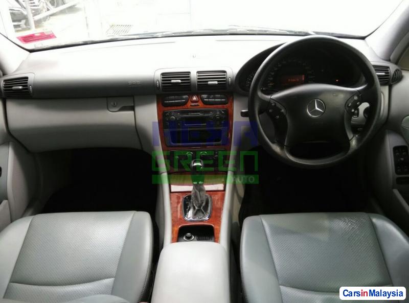 Mercedes Benz C-Class Semi-Automatic 2003 - image 4