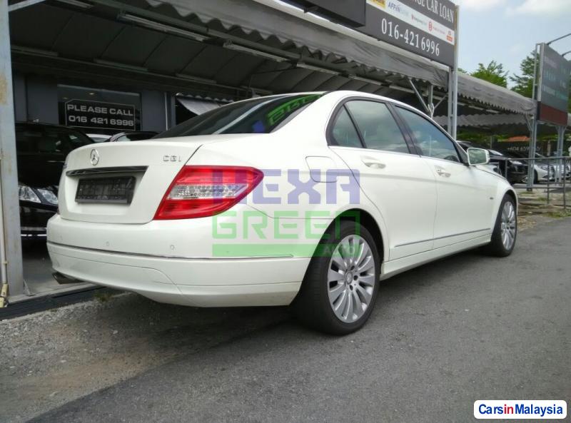 Mercedes Benz C-Class Automatic 2010 - image 4