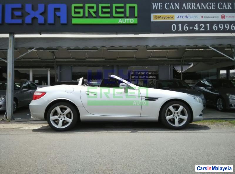 Mercedes Benz SLK200K Automatic 2011 in Malaysia