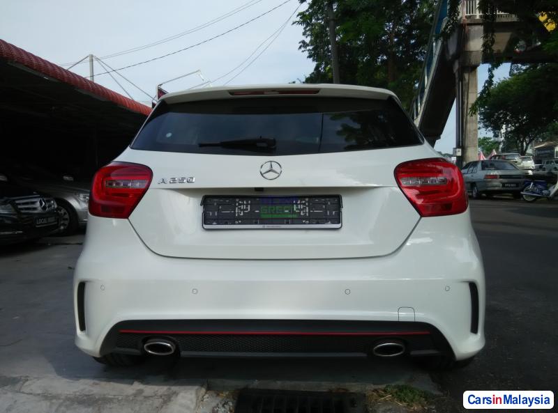 Mercedes Benz A-Class Automatic 2015 - image 4