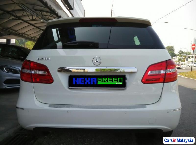 Mercedes Benz B200 Automatic 2014 - image 5