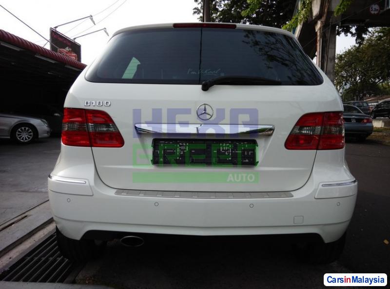 Mercedes Benz 190 Automatic 2010 - image 5