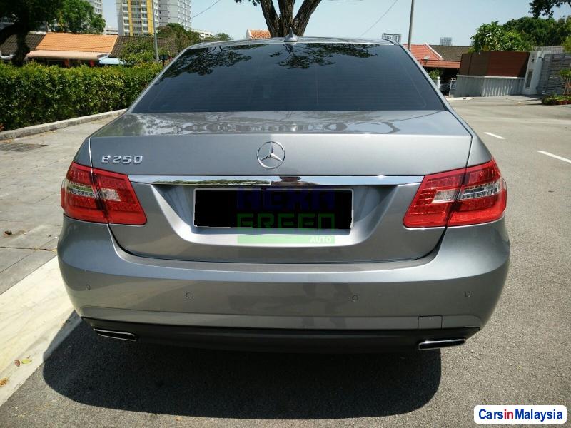 Mercedes Benz E250 Automatic 2012 - image 5