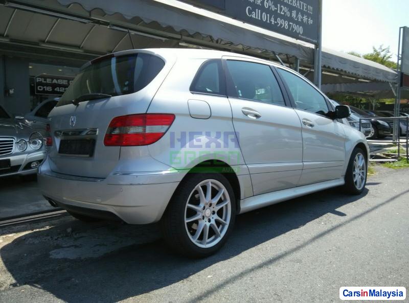 Mercedes Benz 190 Automatic 2010 - image 5