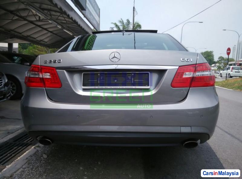 Mercedes Benz E250 Automatic 2010 - image 5