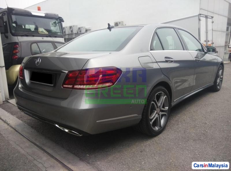 Mercedes Benz E250 CGI Automatic 2014 - image 5