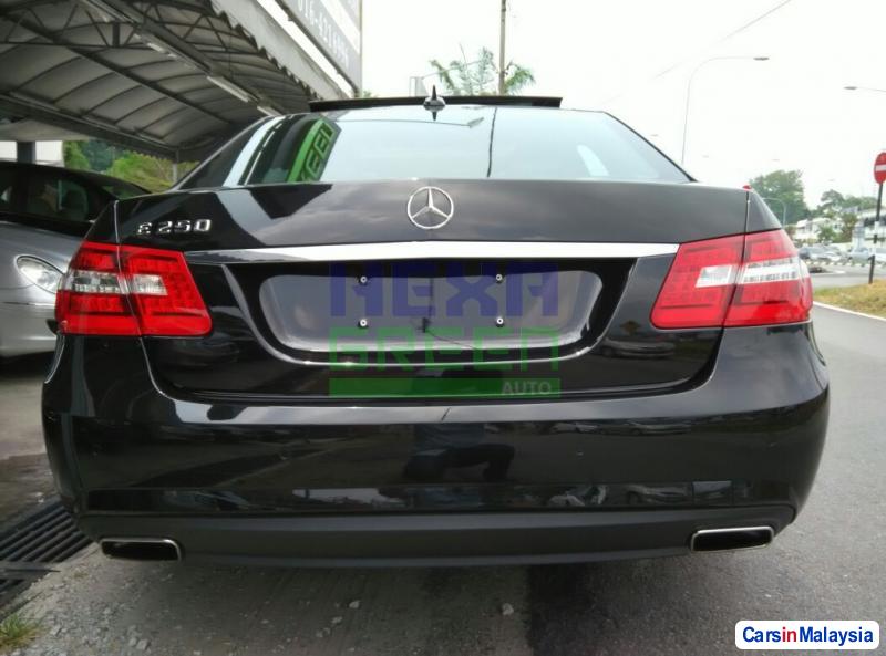 Mercedes Benz E250 Automatic 2012 - image 5