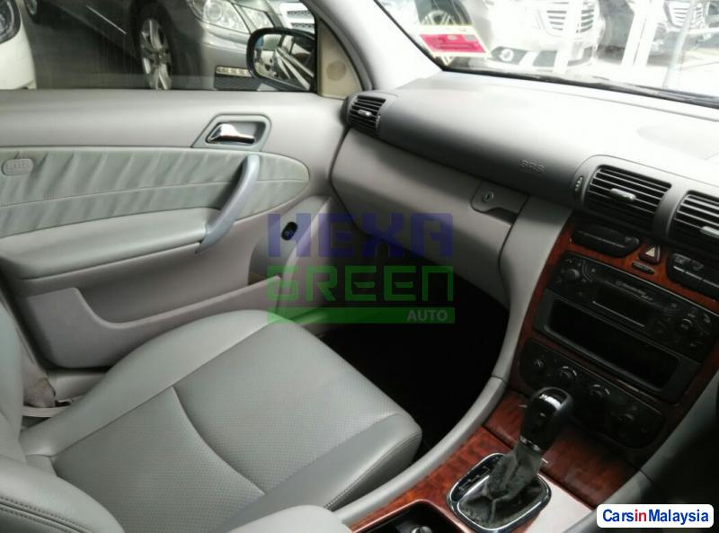 Mercedes Benz C-Class Semi-Automatic 2003 - image 5