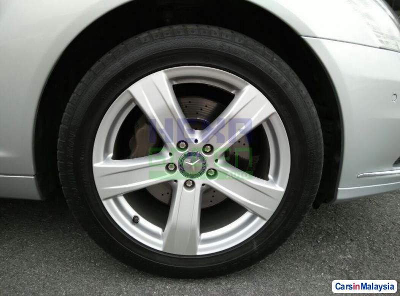 Mercedes Benz S300L Automatic 2011 - image 6