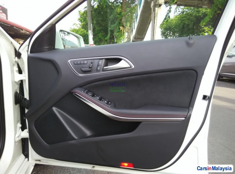 Mercedes Benz A-Class Automatic 2015 - image 6