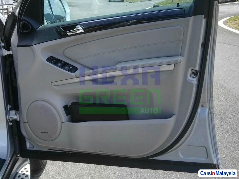 Mercedes Benz ML350 Automatic 2009 - image 7