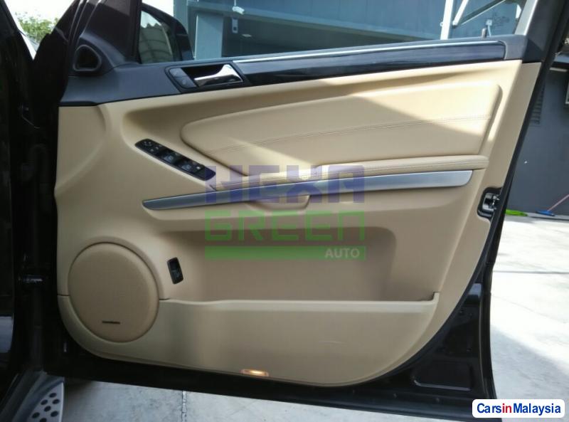 Mercedes Benz ML350 Automatic 2010 - image 7