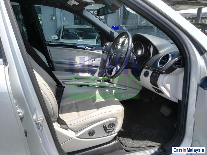 Mercedes Benz ML350 Automatic 2009 - image 8