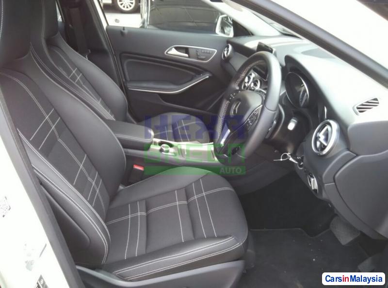 Mercedes Benz GLA200 Automatic 2015 - image 8