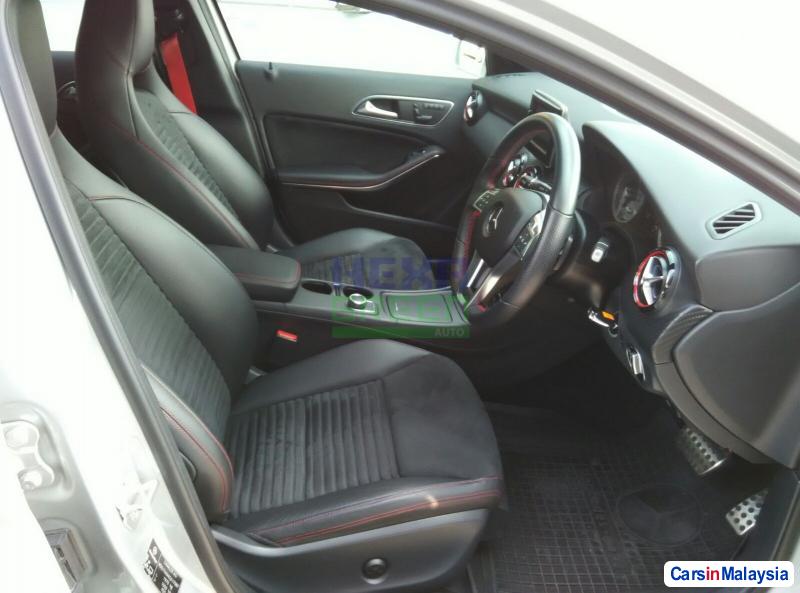 Mercedes Benz A-Class Automatic 2013 - image 8