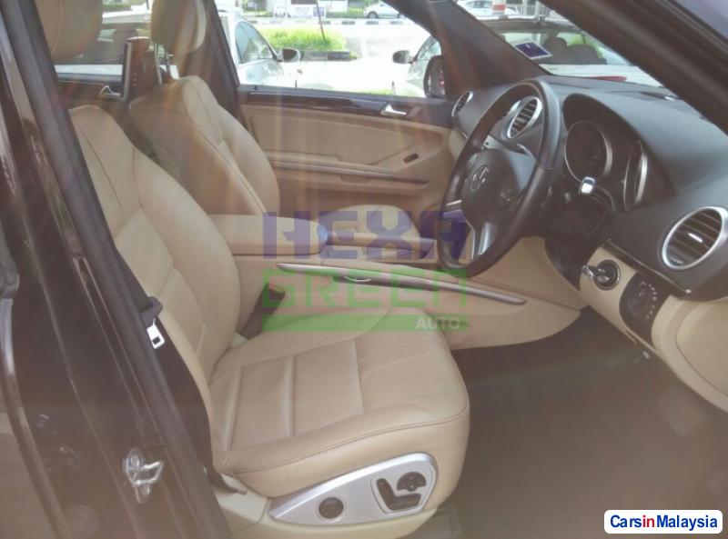 Mercedes Benz ML350 Automatic 2010 - image 8