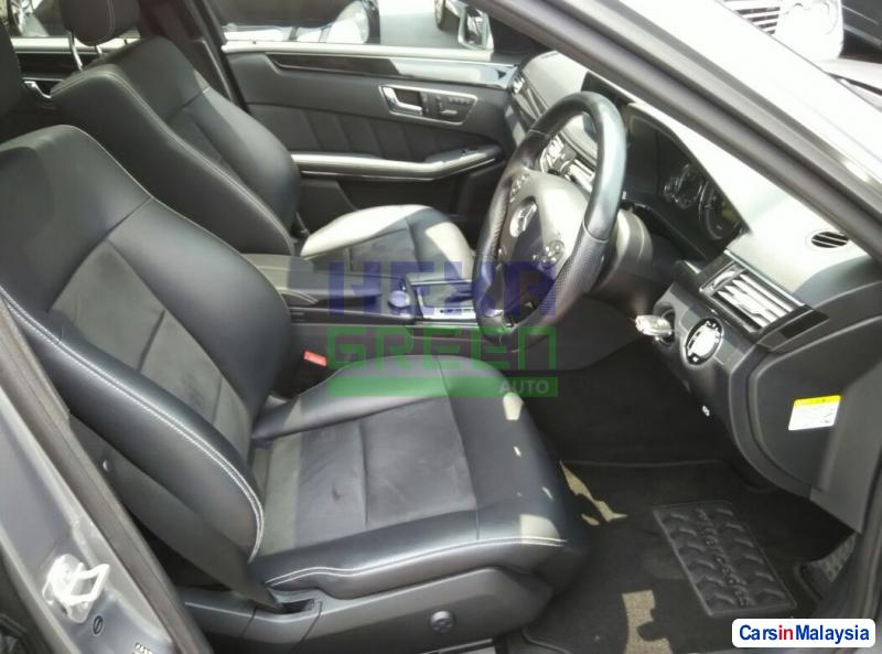 Mercedes Benz E250 Automatic 2010 - image 8