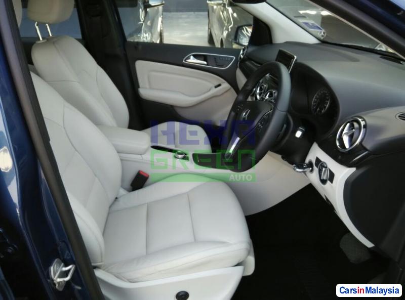 Mercedes Benz B200 Automatic 2012 - image 8