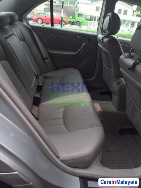 Mercedes Benz C-Class Automatic 2004 - image 8