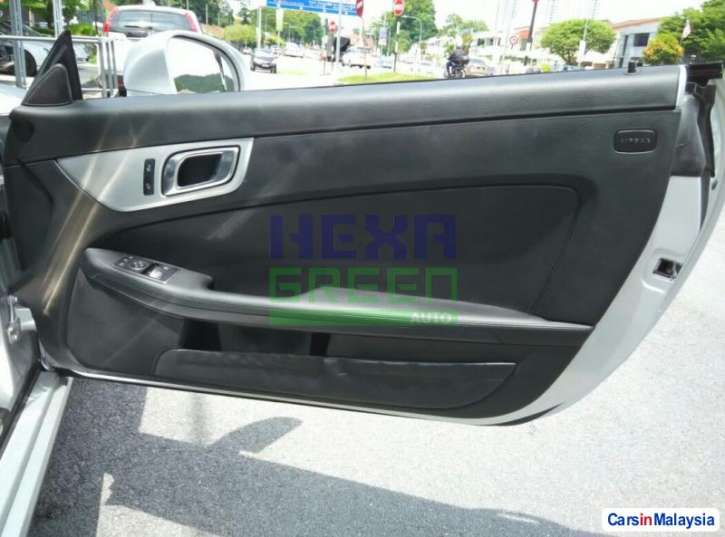 Mercedes Benz SLK200K Automatic 2011 - image 8